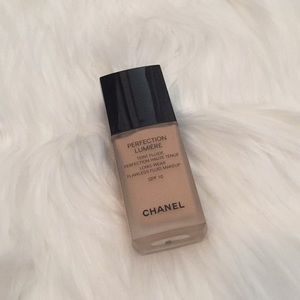 Chanel Perfect Lumiere Foundation
